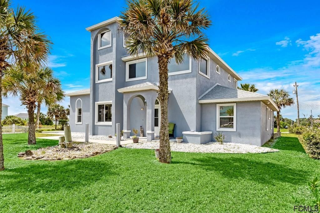 Recently Sold: $899,000 (3 beds, 2 baths, 2281 Square Feet)