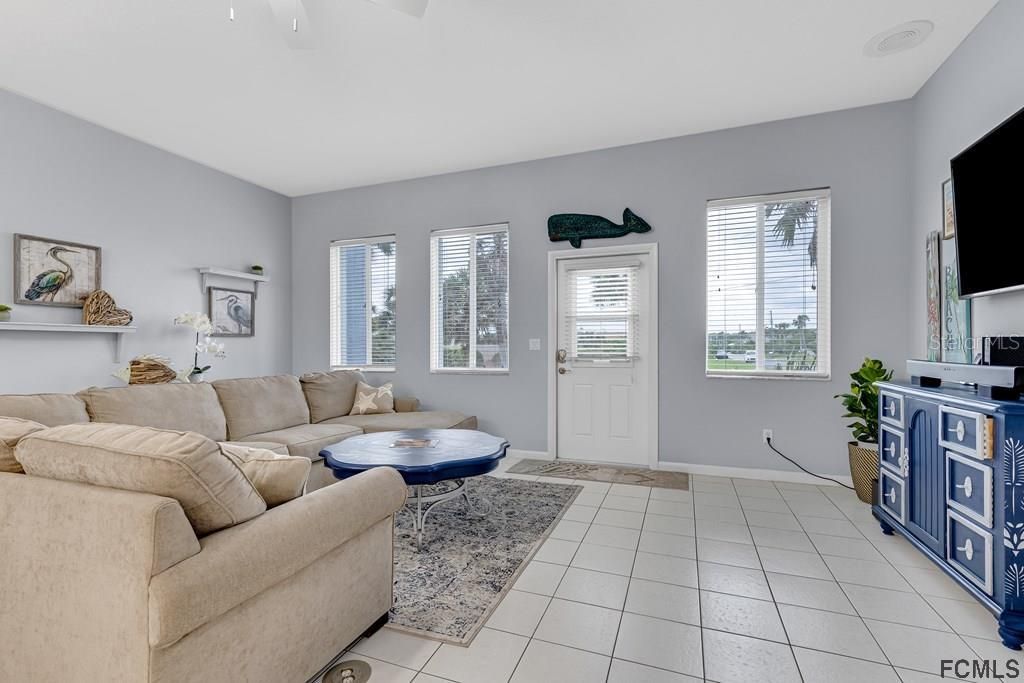 Recently Sold: $899,000 (3 beds, 2 baths, 2281 Square Feet)