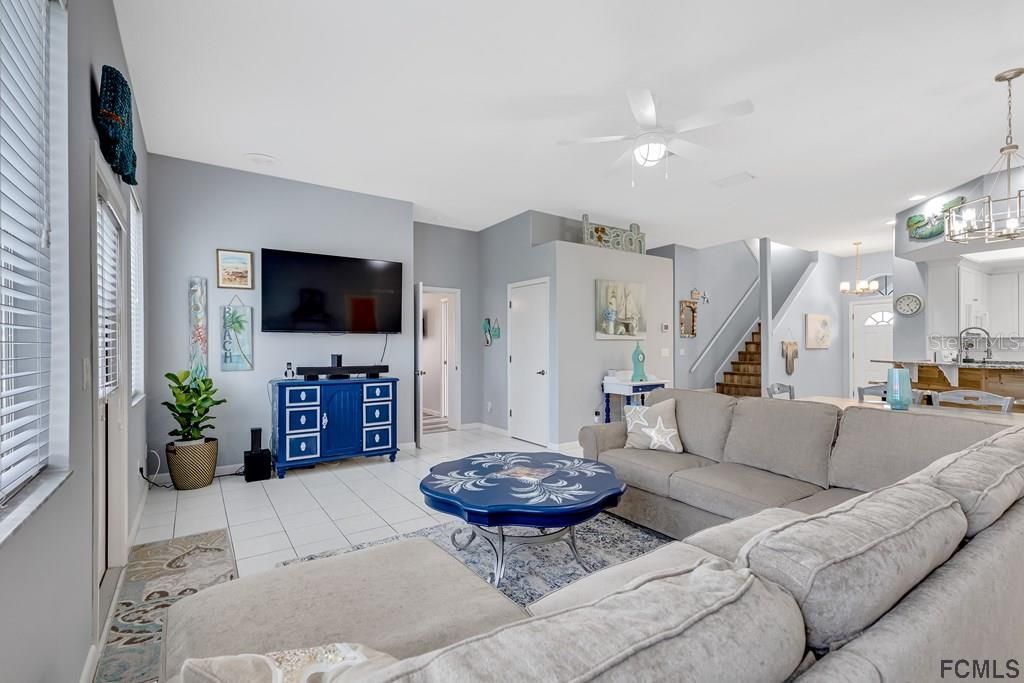 Recently Sold: $899,000 (3 beds, 2 baths, 2281 Square Feet)