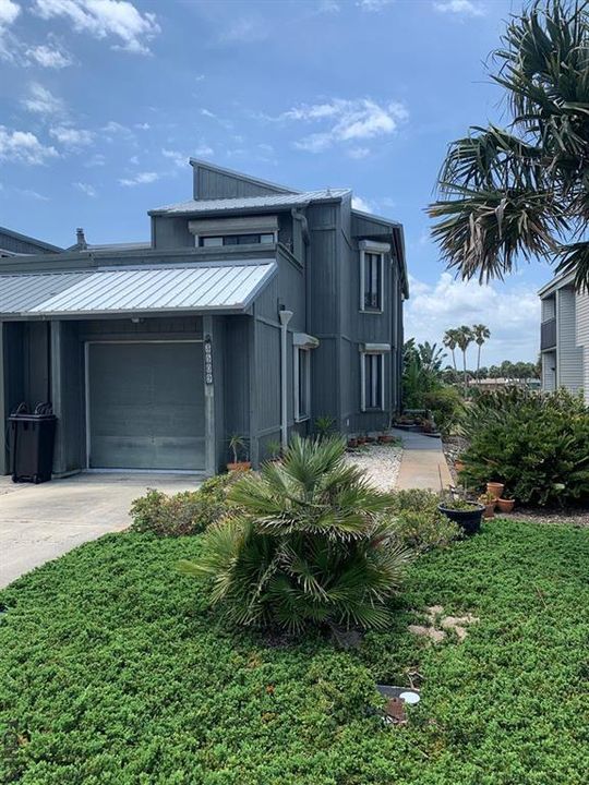 最近售出: $349,900 (2 贝兹, 2 浴室, 1581 平方英尺)