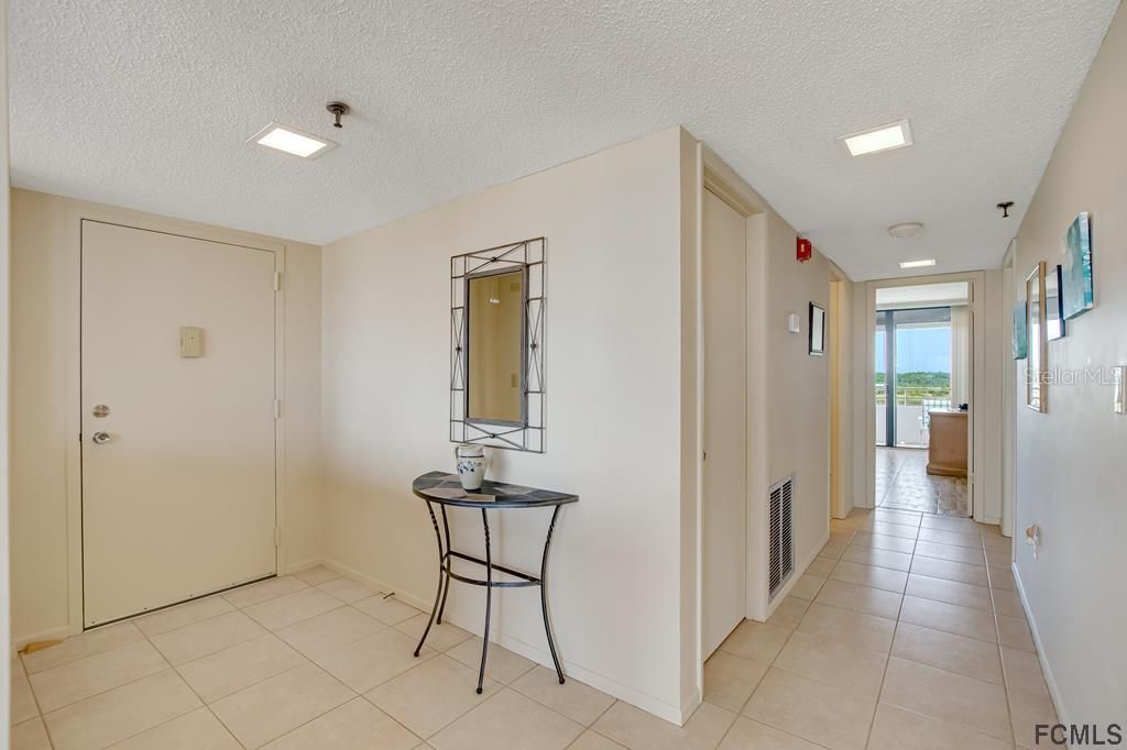 Recently Sold: $449,500 (2 beds, 2 baths, 1215 Square Feet)