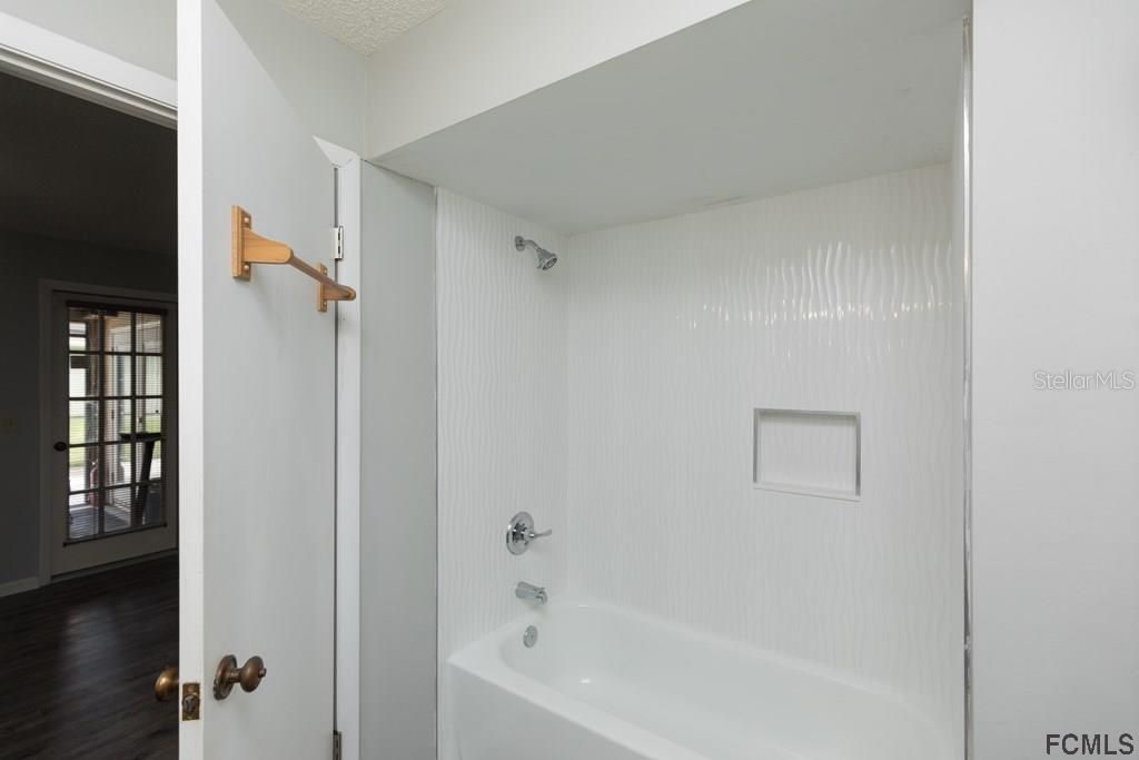 最近售出: $340,000 (3 贝兹, 2 浴室, 1475 平方英尺)