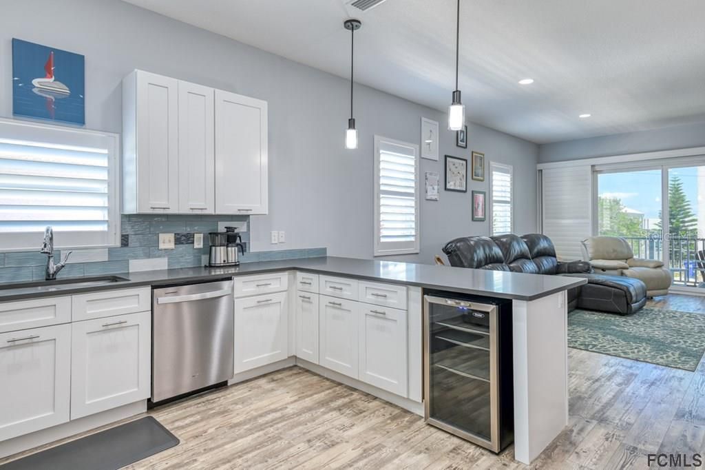 Recently Sold: $1,150,000 (3 beds, 2 baths, 2680 Square Feet)