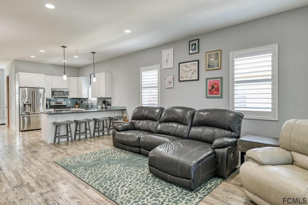 Recently Sold: $1,150,000 (3 beds, 2 baths, 2680 Square Feet)