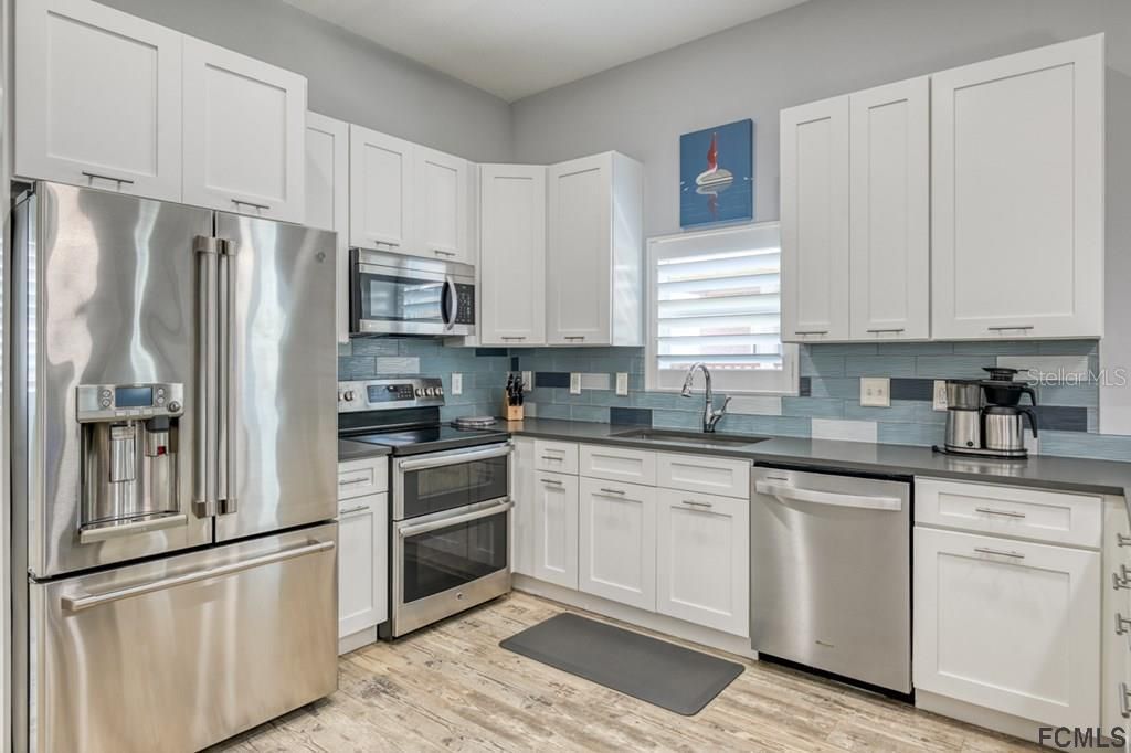 Recently Sold: $1,150,000 (3 beds, 2 baths, 2680 Square Feet)