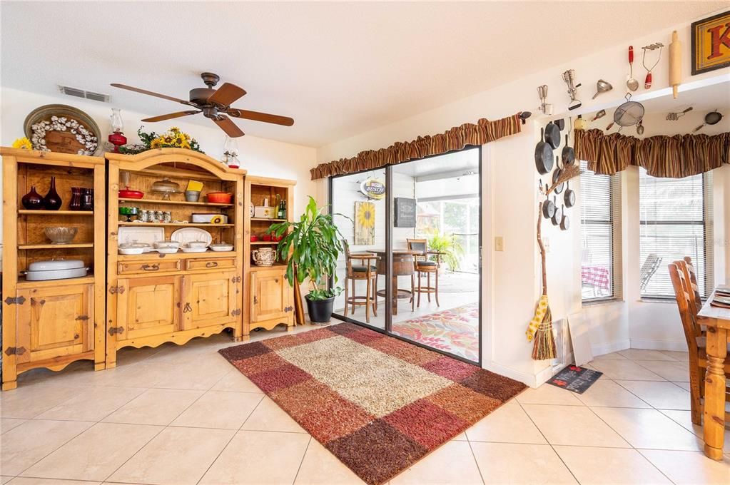 Recently Sold: $375,000 (3 beds, 2 baths, 1722 Square Feet)