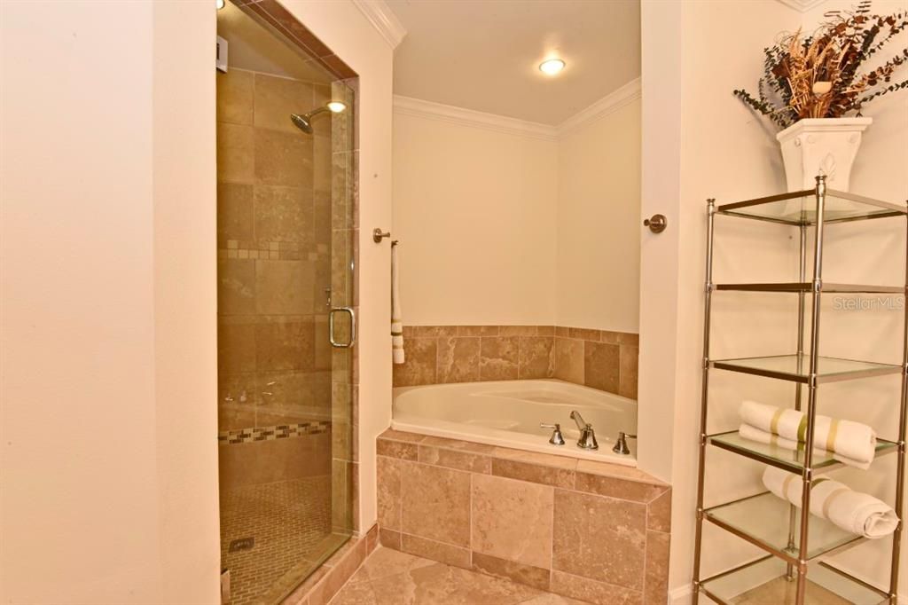 最近售出: $458,000 (2 贝兹, 2 浴室, 1359 平方英尺)