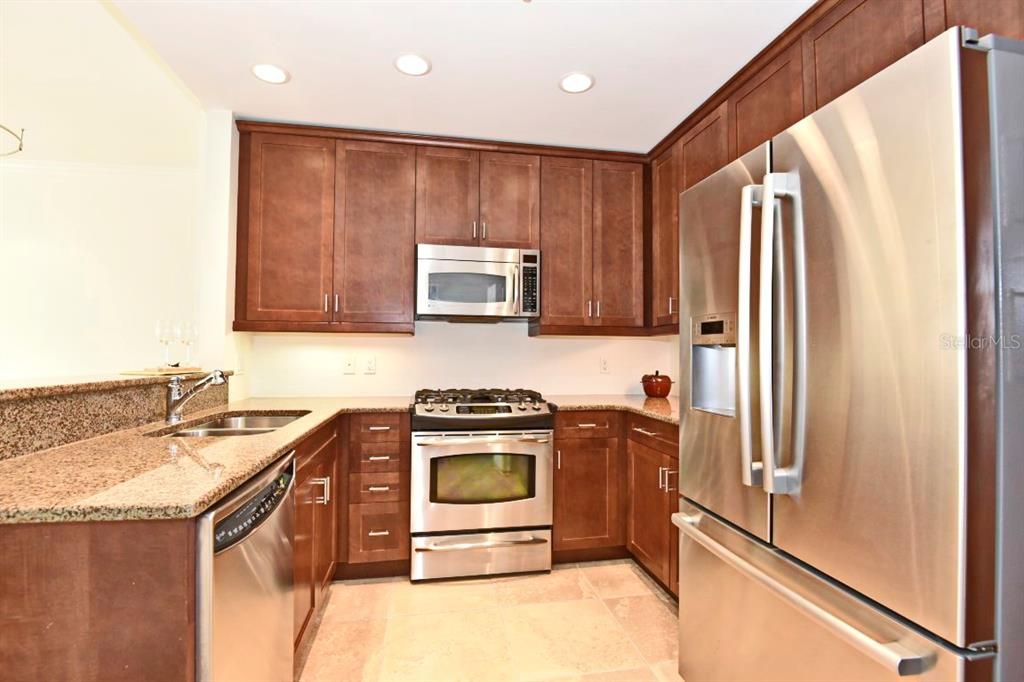 Recently Sold: $458,000 (2 beds, 2 baths, 1359 Square Feet)