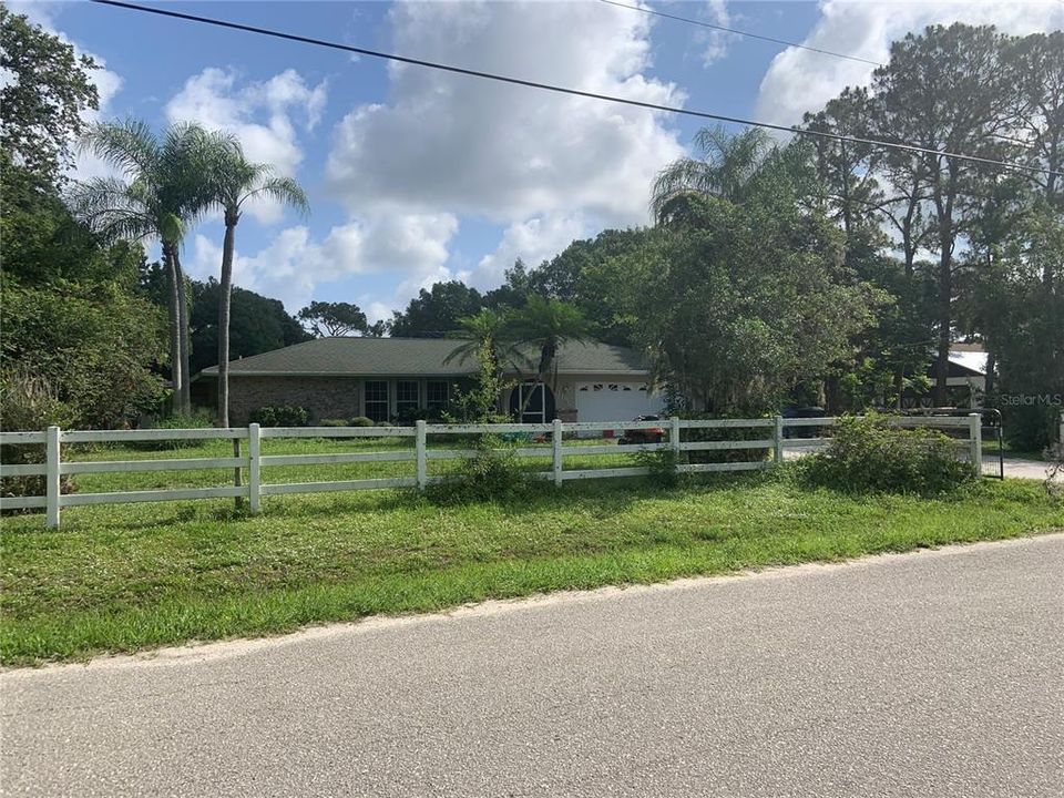 Recently Sold: $500,000 (3 beds, 3 baths, 2260 Square Feet)
