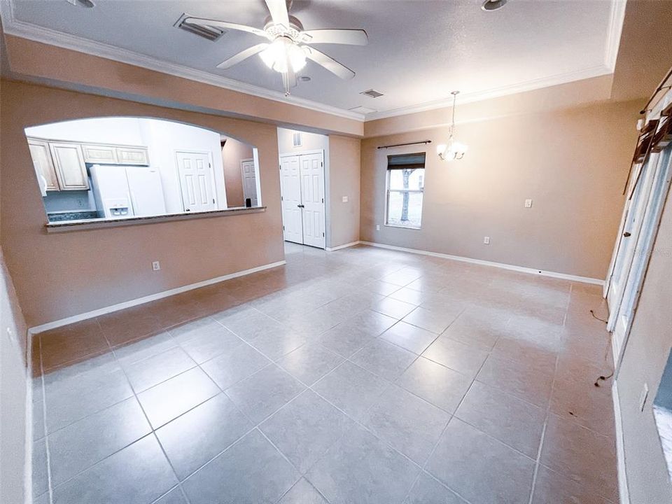 Recently Sold: $215,000 (2 beds, 2 baths, 1388 Square Feet)