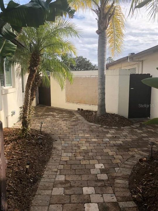 For Rent: $2,500 (3 beds, 2 baths, 1265 Square Feet)