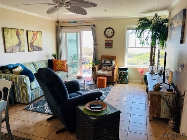 Recently Sold: $469,900 (2 beds, 2 baths, 964 Square Feet)
