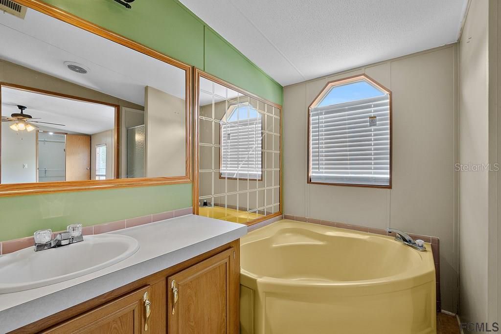 Недавно продано: $225,000 (3 спален, 2 ванн, 1188 Квадратных фут)