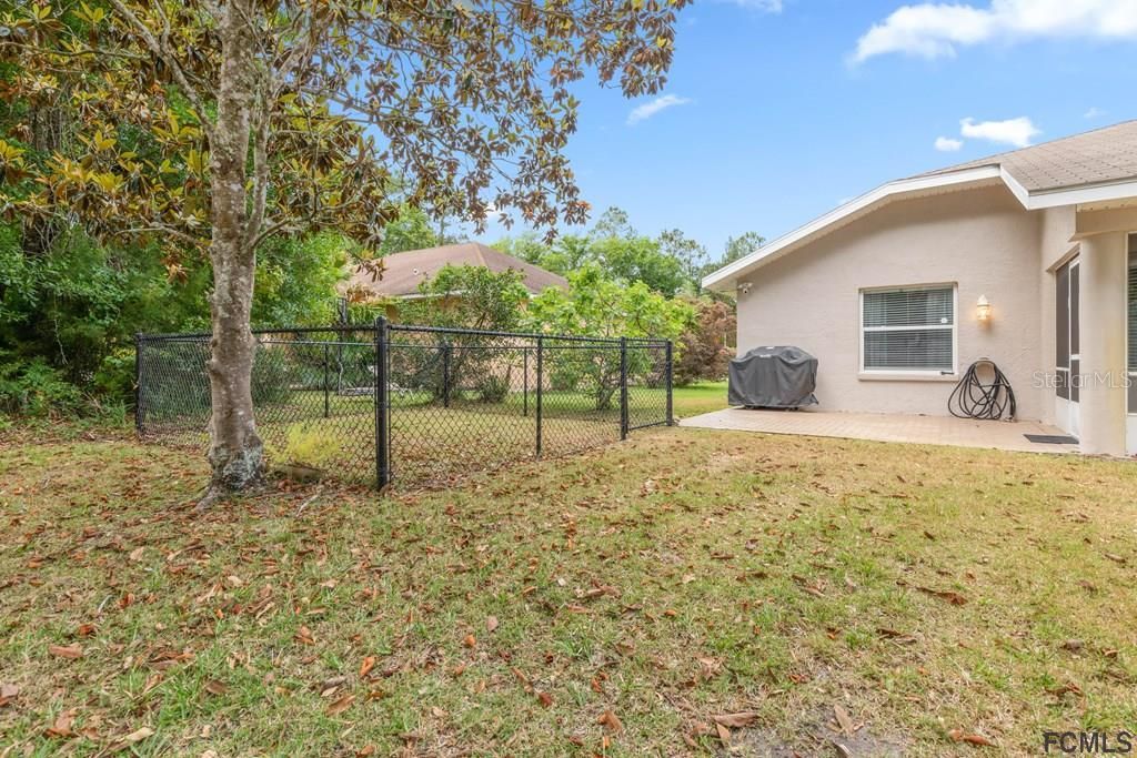 Recently Sold: $405,000 (3 beds, 2 baths, 1834 Square Feet)
