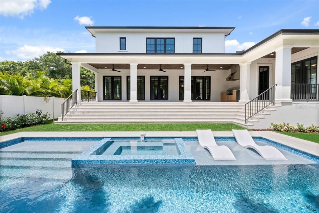 Recently Sold: $3,200,000 (5 beds, 6 baths, 4735 Square Feet)