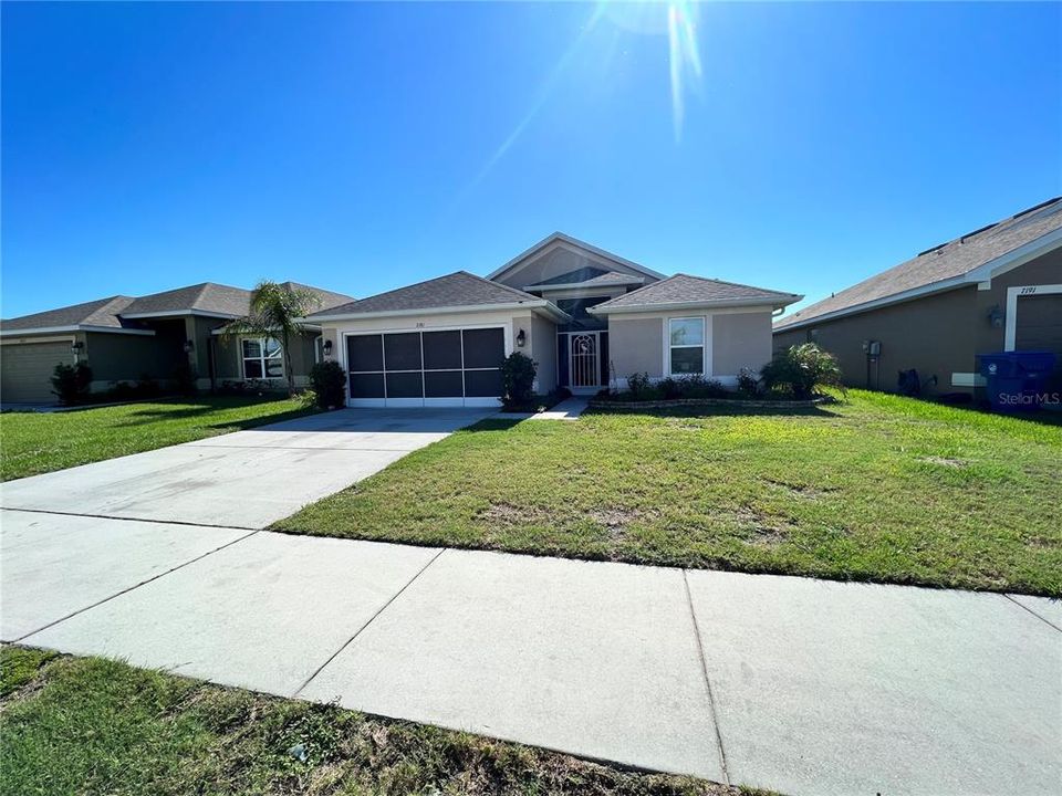 Recently Sold: $370,000 (4 beds, 2 baths, 1623 Square Feet)