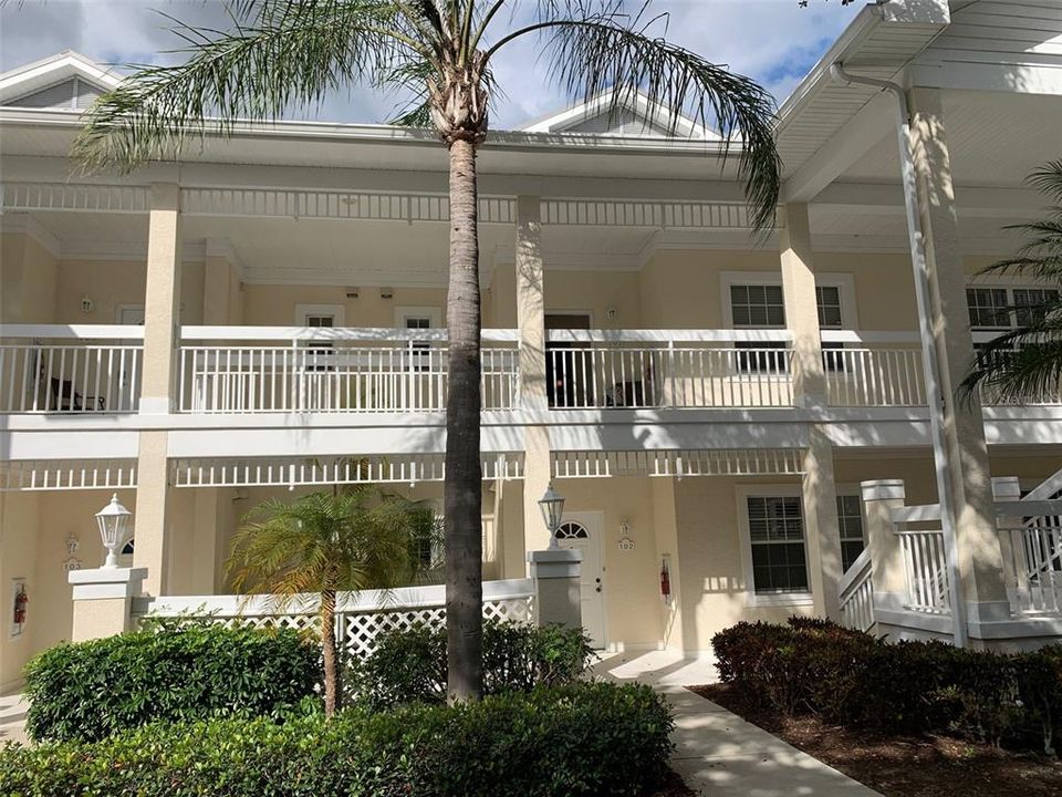 Recently Sold: $367,500 (2 beds, 2 baths, 1215 Square Feet)