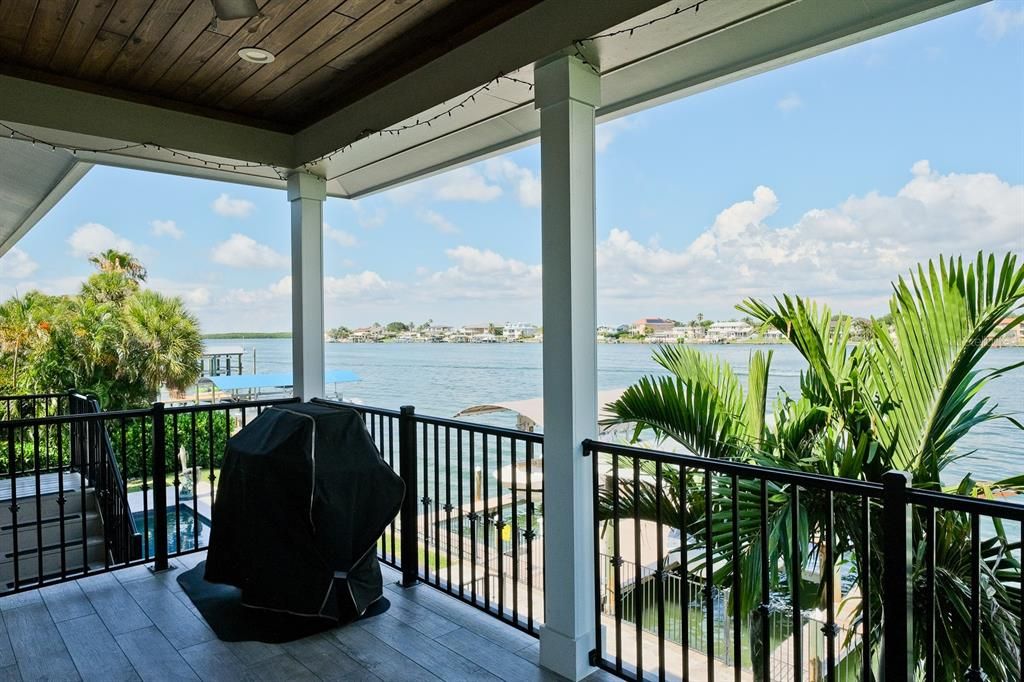 Recently Sold: $4,900,000 (4 beds, 3 baths, 3893 Square Feet)