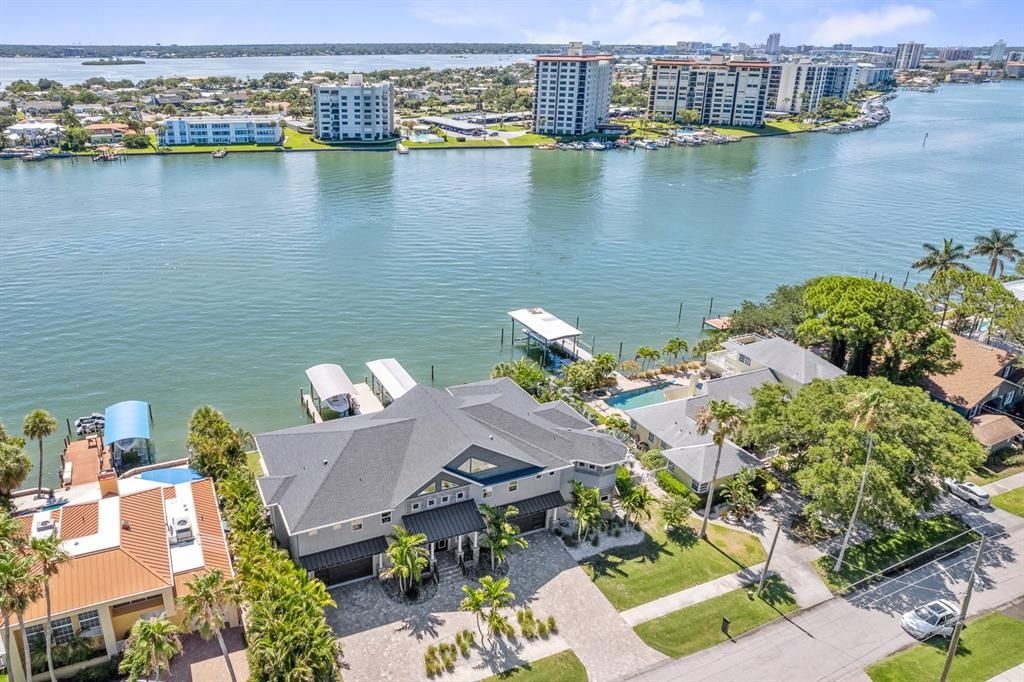 Recently Sold: $4,900,000 (4 beds, 3 baths, 3893 Square Feet)