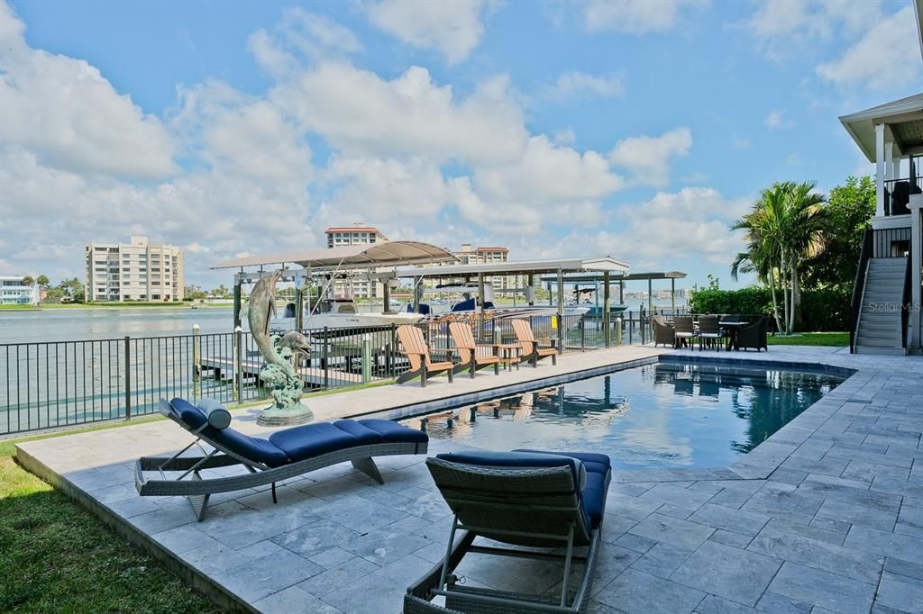 Recently Sold: $4,900,000 (4 beds, 3 baths, 3893 Square Feet)