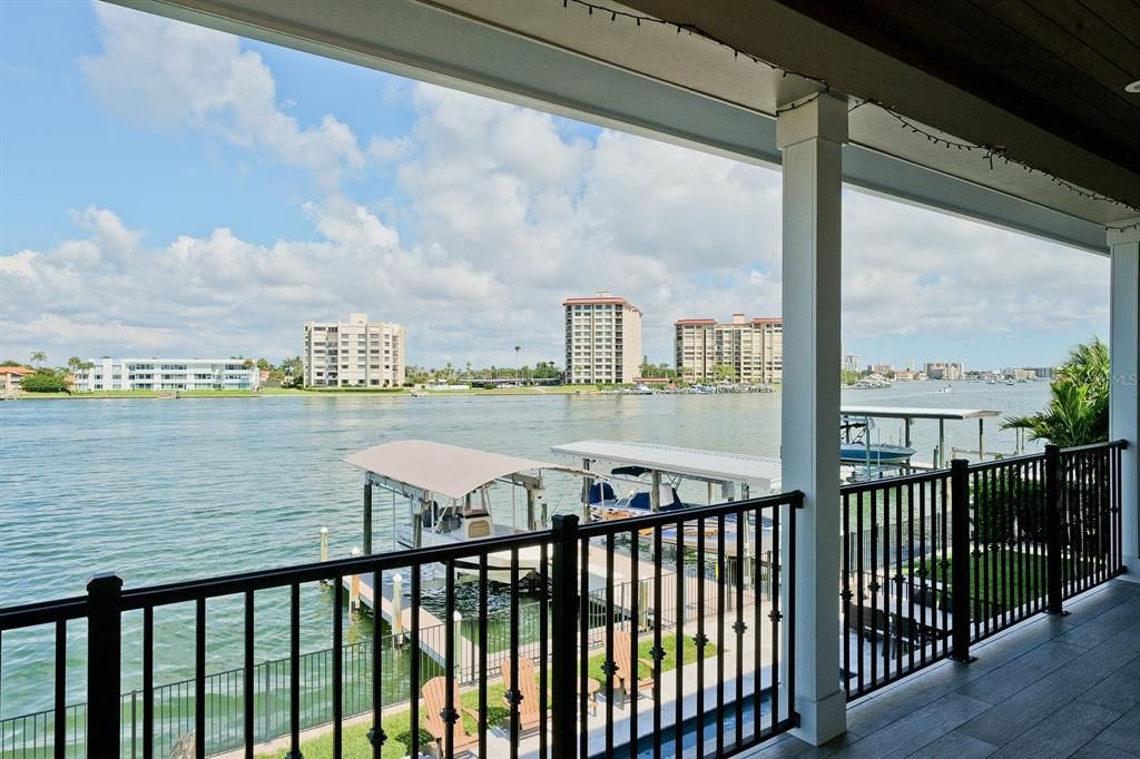 Recently Sold: $4,900,000 (4 beds, 3 baths, 3893 Square Feet)