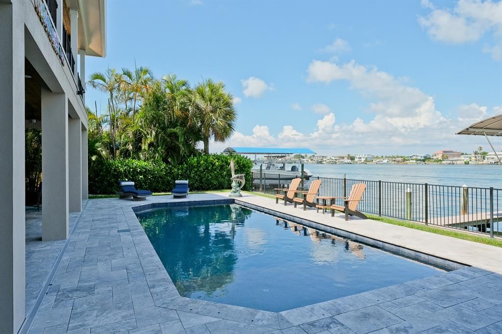 Recently Sold: $4,900,000 (4 beds, 3 baths, 3893 Square Feet)