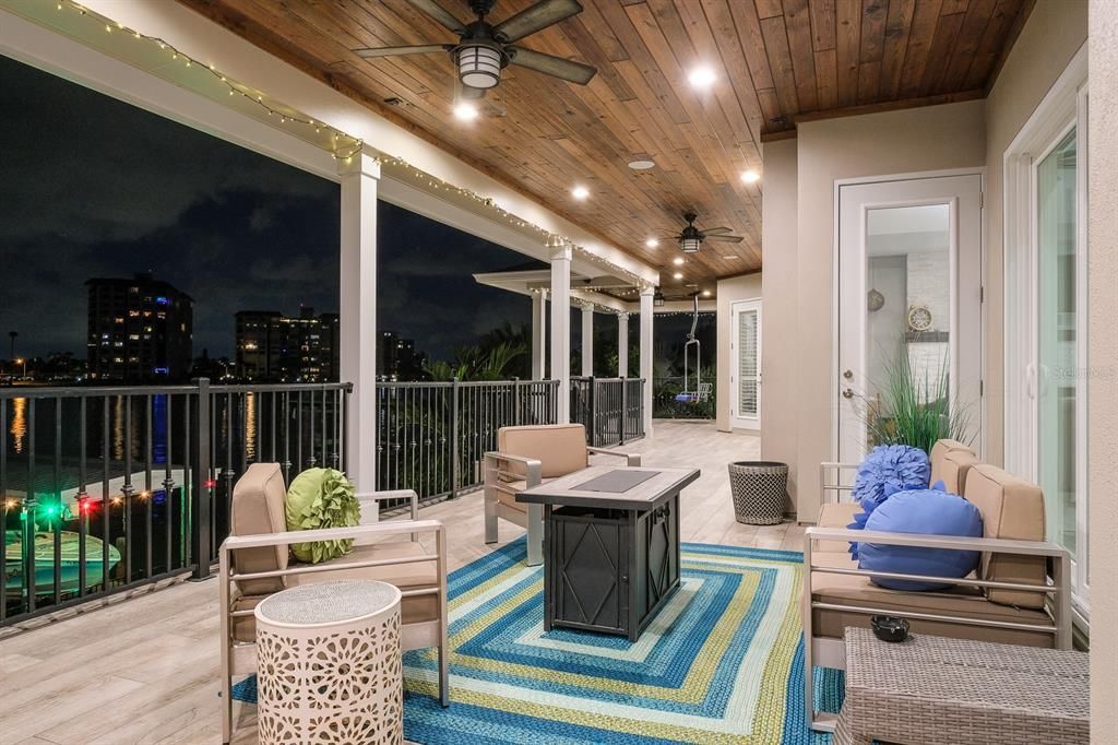 Recently Sold: $4,900,000 (4 beds, 3 baths, 3893 Square Feet)