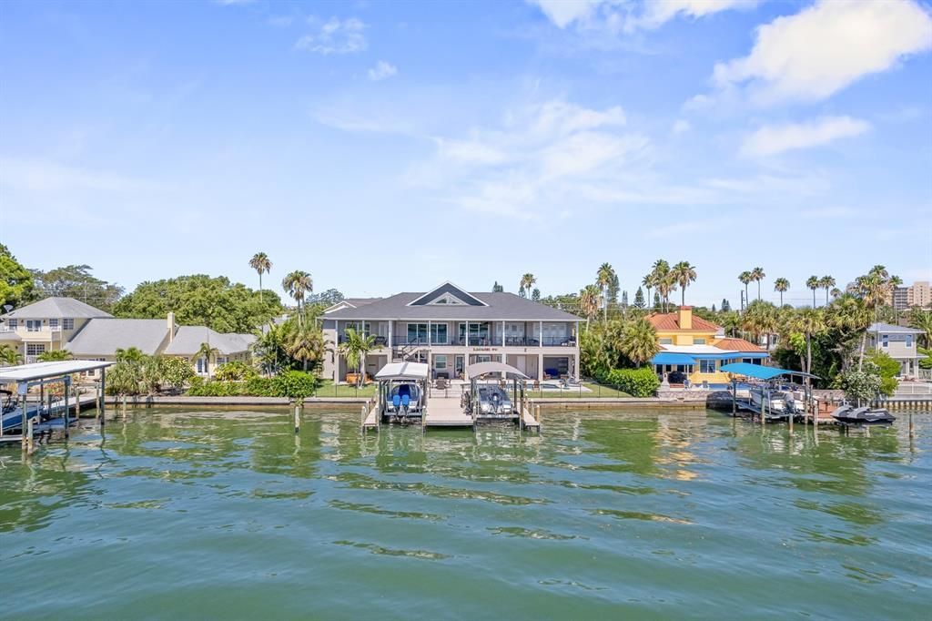 Recently Sold: $4,900,000 (4 beds, 3 baths, 3893 Square Feet)