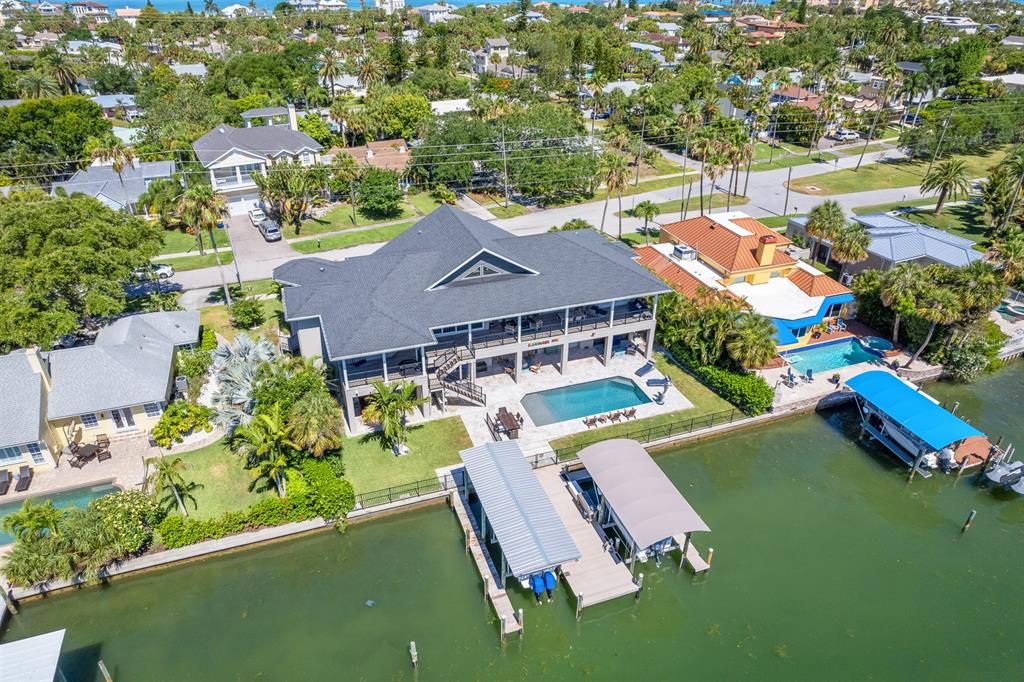 Recently Sold: $4,900,000 (4 beds, 3 baths, 3893 Square Feet)