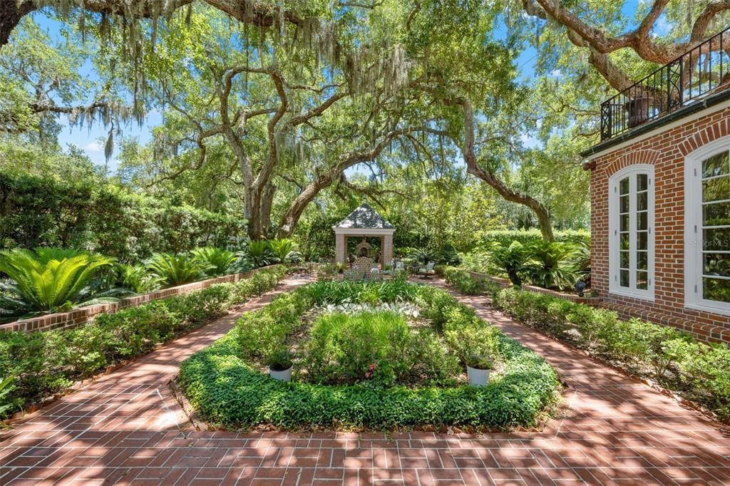 Recently Sold: $3,145,000 (7 beds, 7 baths, 7978 Square Feet)