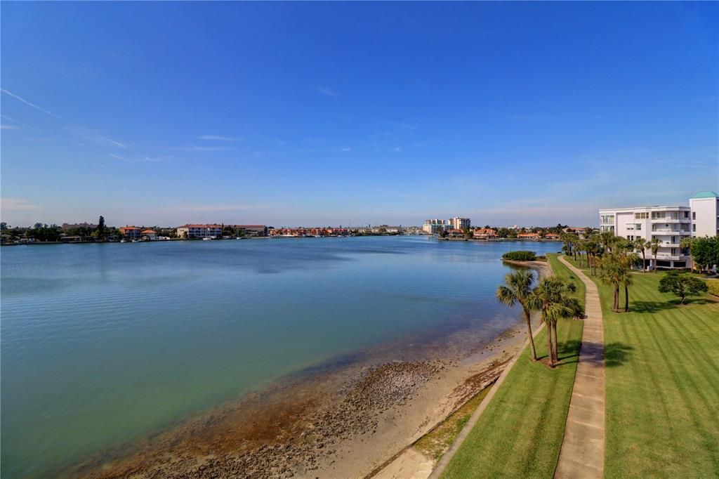 Recently Sold: $750,000 (2 beds, 2 baths, 1265 Square Feet)