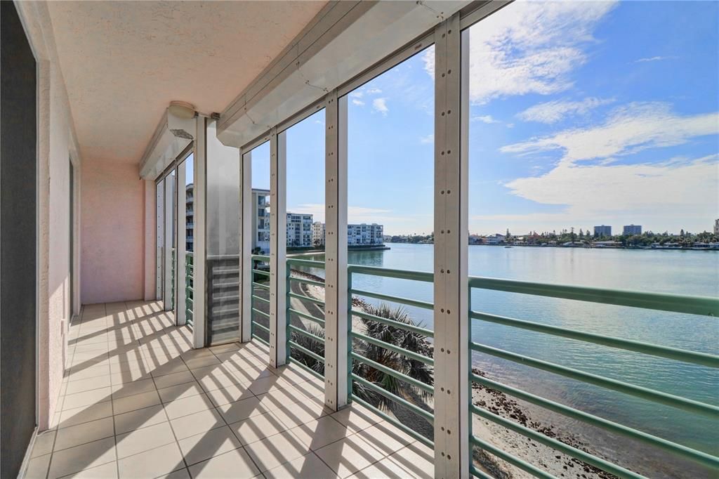 Recently Sold: $835,000 (2 beds, 2 baths, 1300 Square Feet)