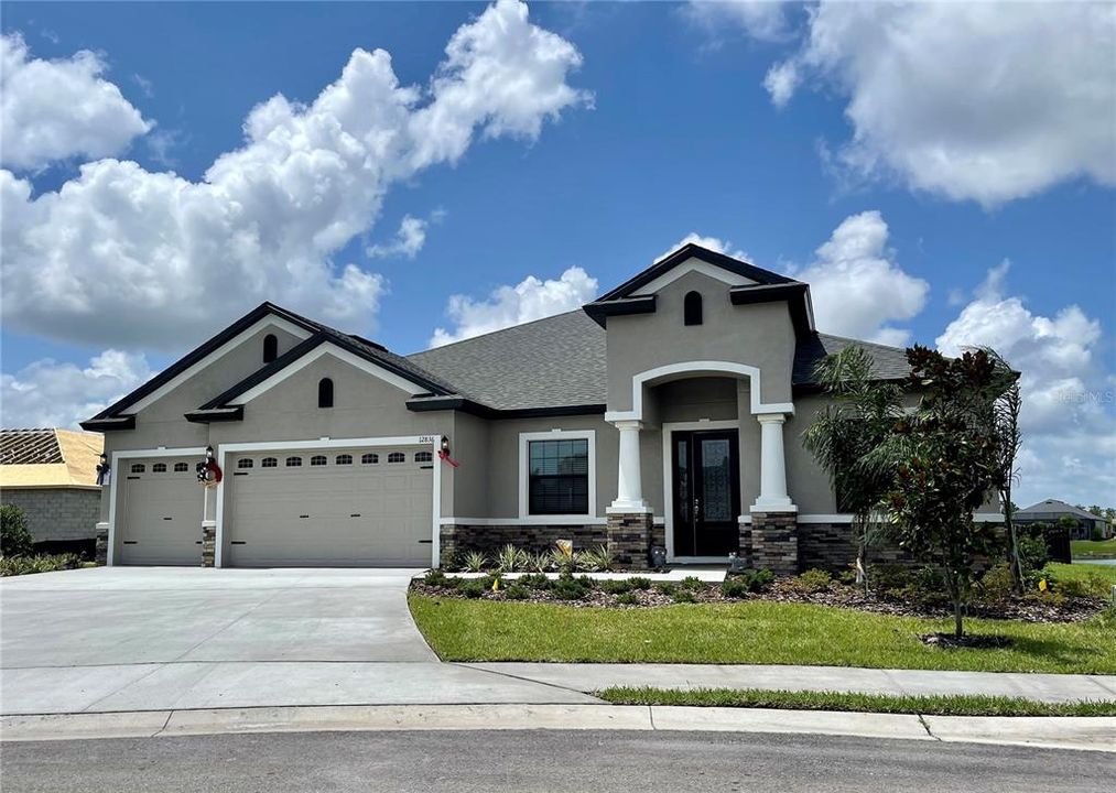 Recently Sold: $676,550 (4 beds, 4 baths, 3013 Square Feet)