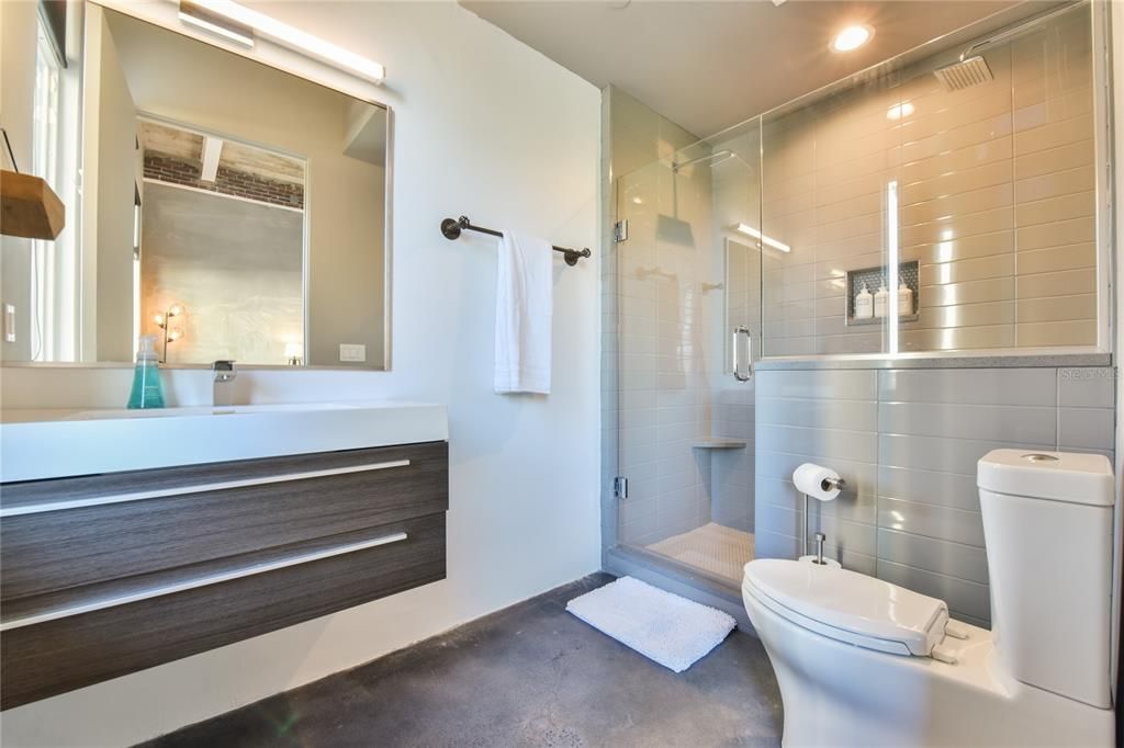 最近租的: $3,500 (2 贝兹, 2 浴室, 1549 平方英尺)