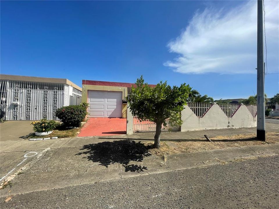 Recently Sold: $75,000 (3 beds, 2 baths, 851 Square Feet)