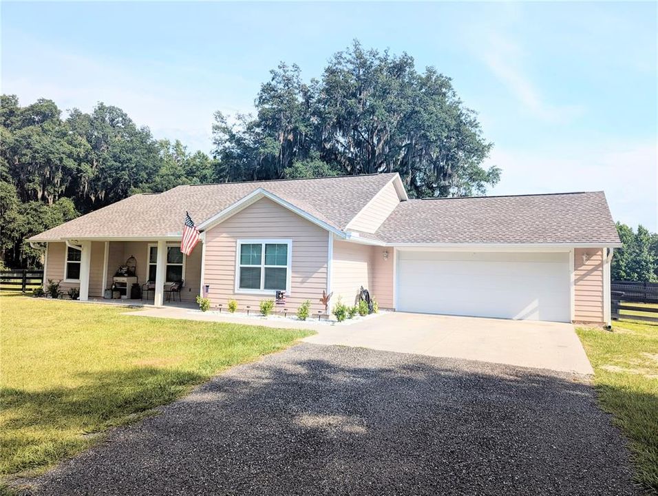 Recently Sold: $325,000 (3 beds, 2 baths, 1475 Square Feet)