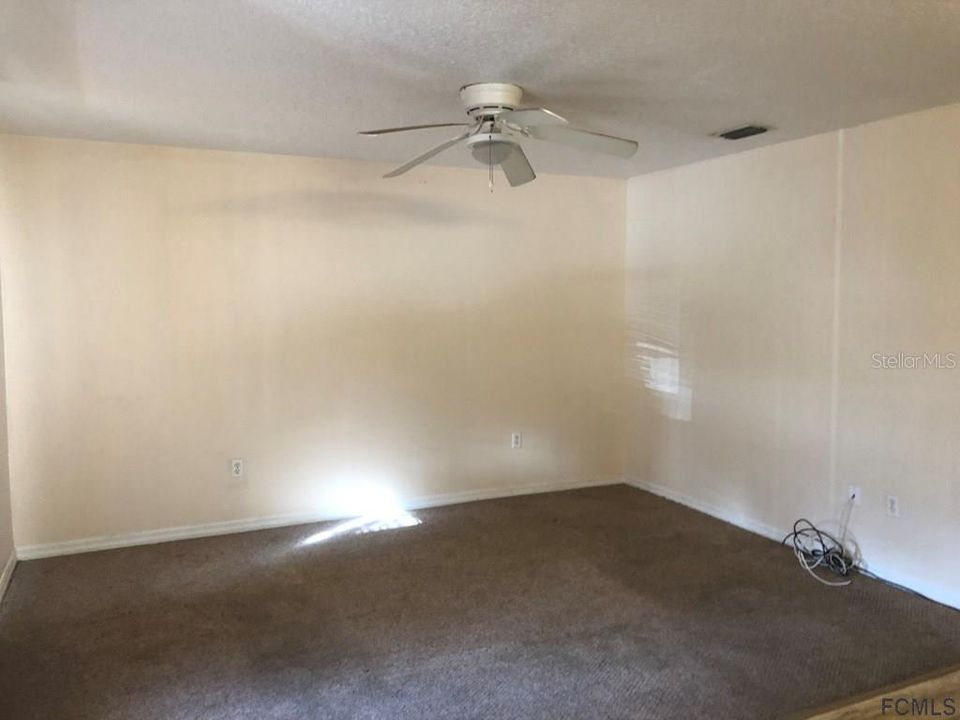 Recently Rented: $900 (2 beds, 2 baths, 1118 Square Feet)
