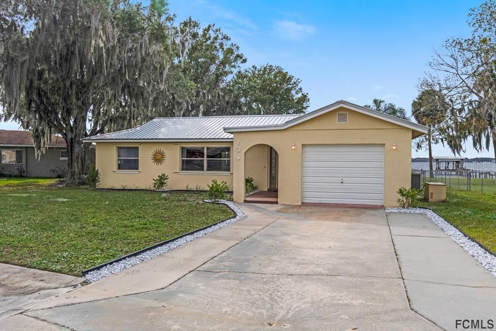 Recently Sold: $294,000 (3 beds, 2 baths, 1284 Square Feet)