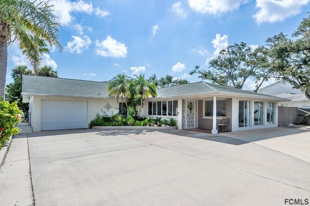 Vendido Recientemente: $559,900 (4 camas, 4 baños, 4259 Pies cuadrados)