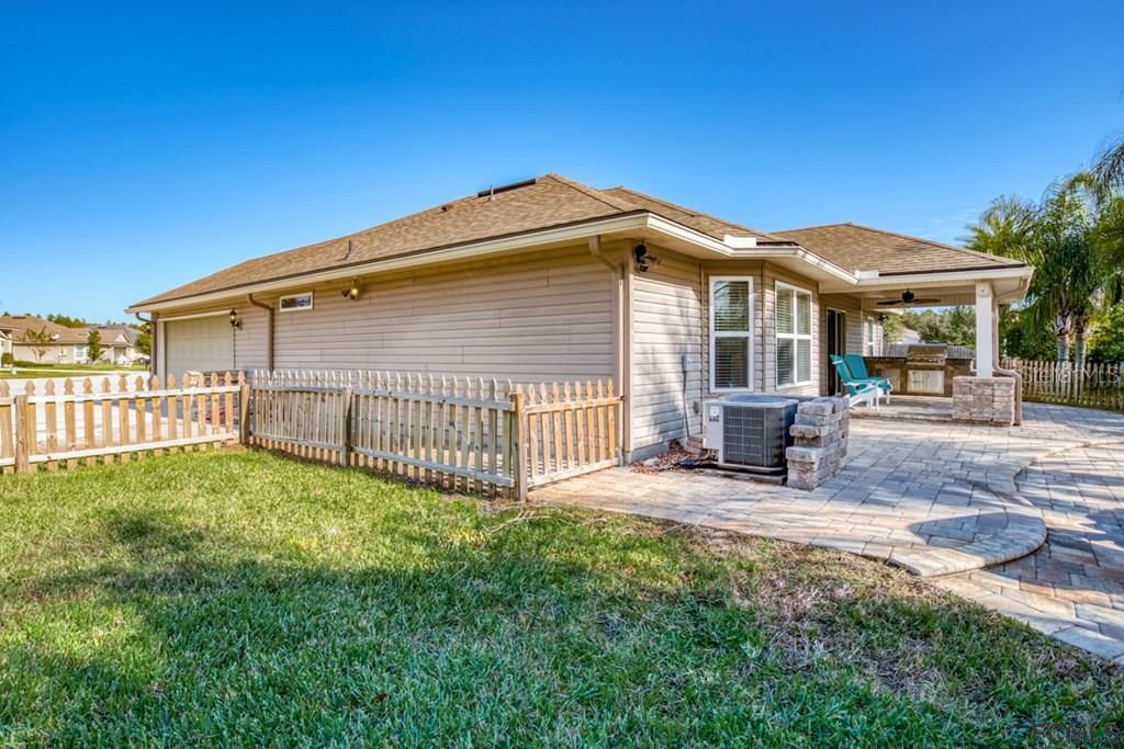 Recently Sold: $269,000 (3 beds, 2 baths, 1658 Square Feet)
