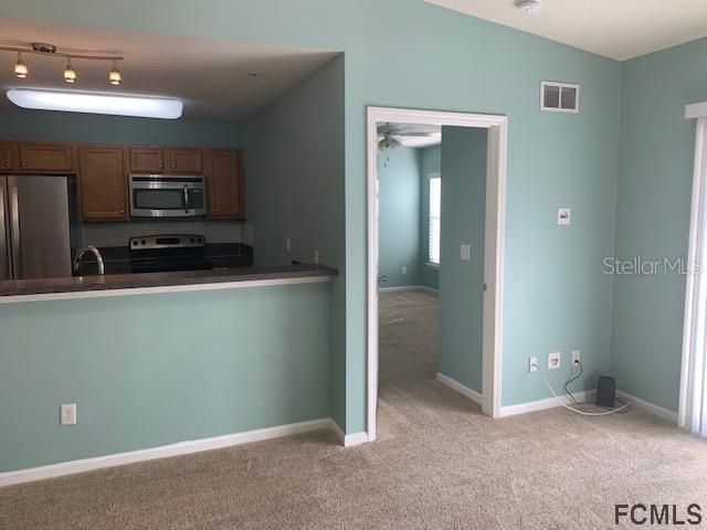 Recently Rented: $1,200 (2 beds, 2 baths, 940 Square Feet)