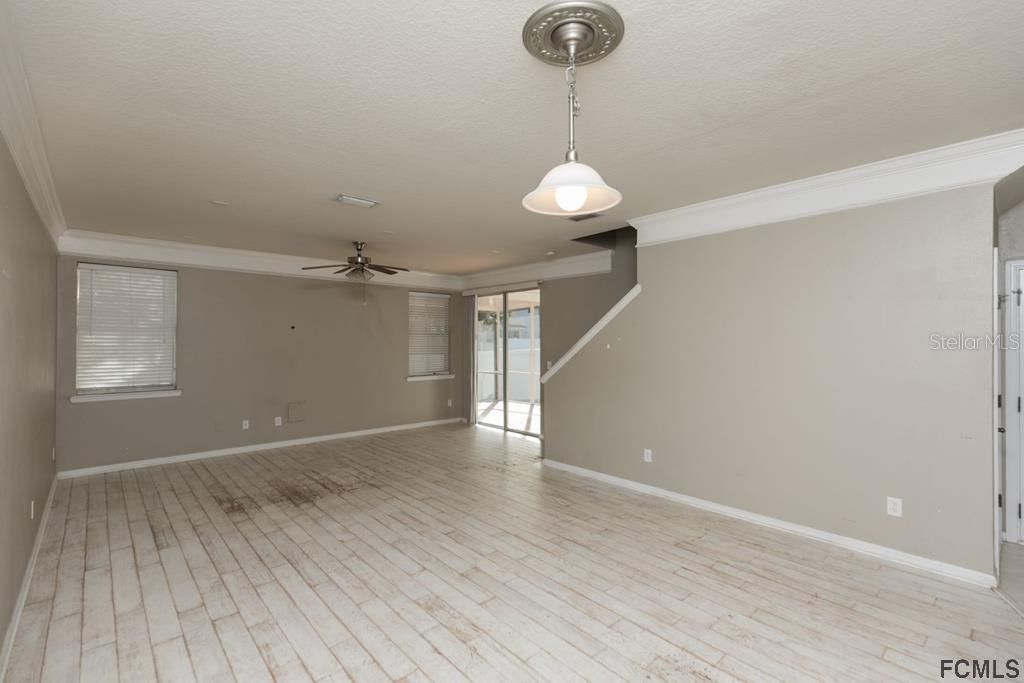 Recently Sold: $212,000 (3 beds, 2 baths, 1612 Square Feet)