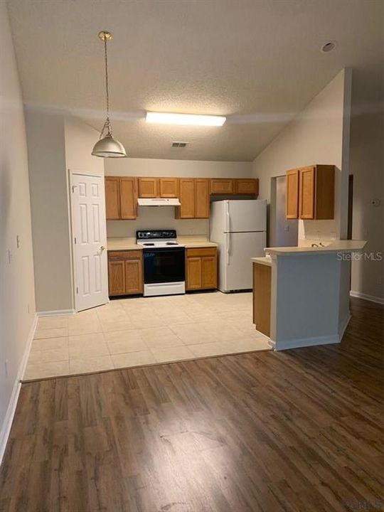 Recently Rented: $1,000 (3 beds, 2 baths, 1233 Square Feet)