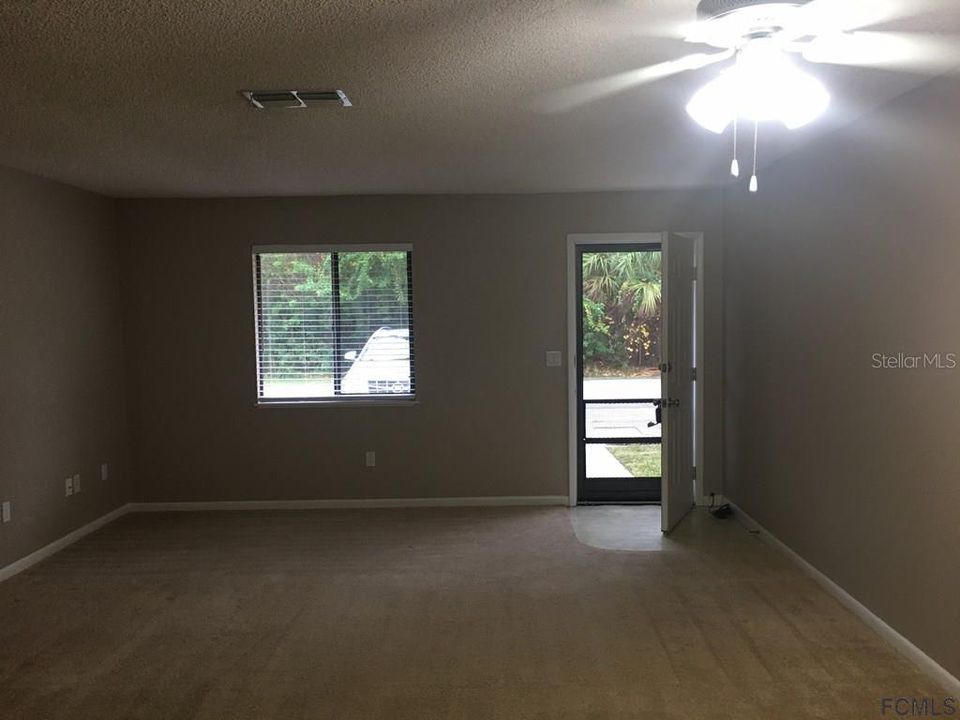 Recently Rented: $875 (1 beds, 1 baths, 762 Square Feet)