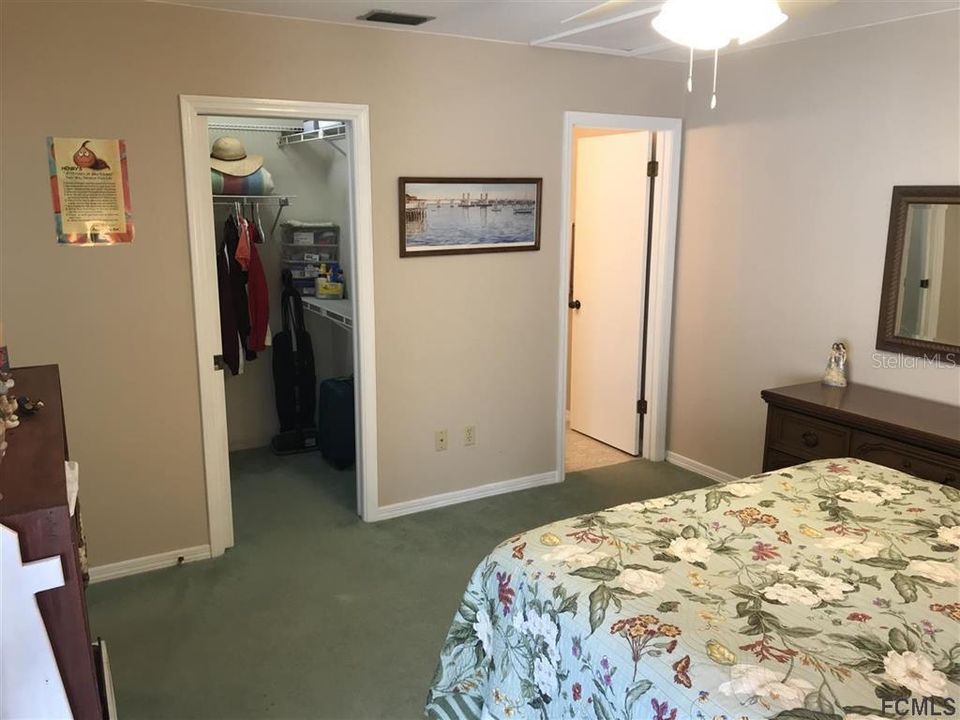 Recently Sold: $191,500 (2 beds, 2 baths, 923 Square Feet)