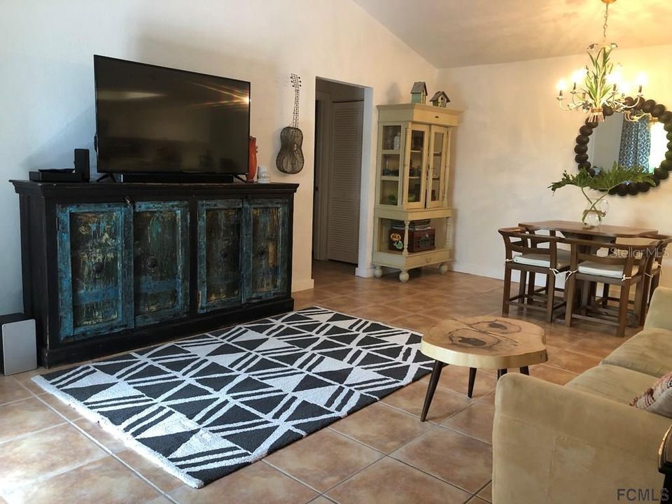 Vendido Recientemente: $195,000 (2 camas, 2 baños, 923 Pies cuadrados)