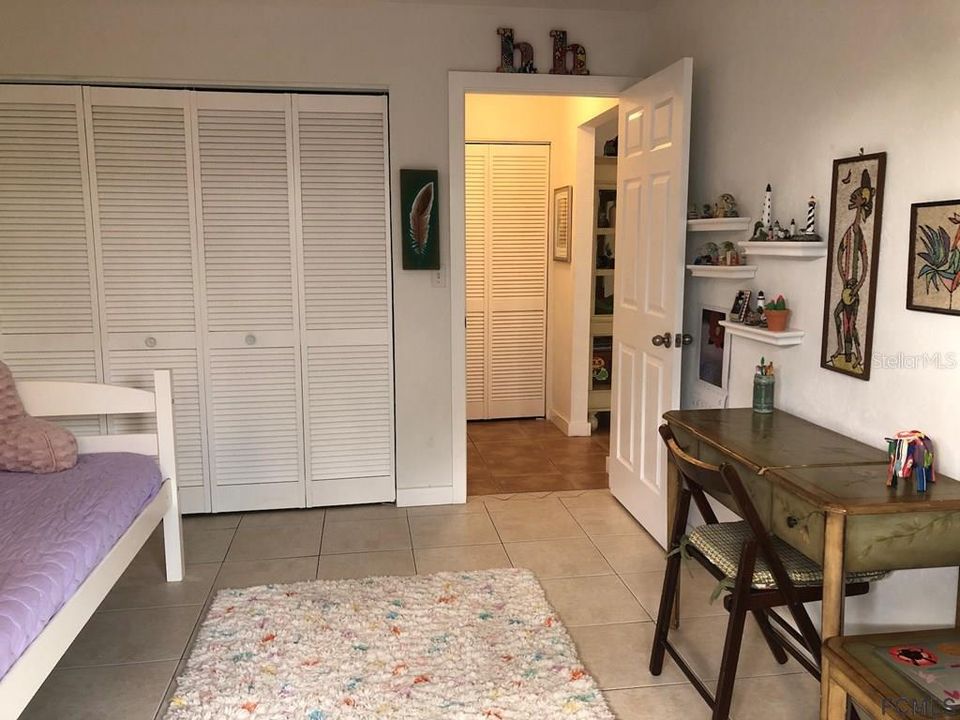 Vendido Recientemente: $195,000 (2 camas, 2 baños, 923 Pies cuadrados)