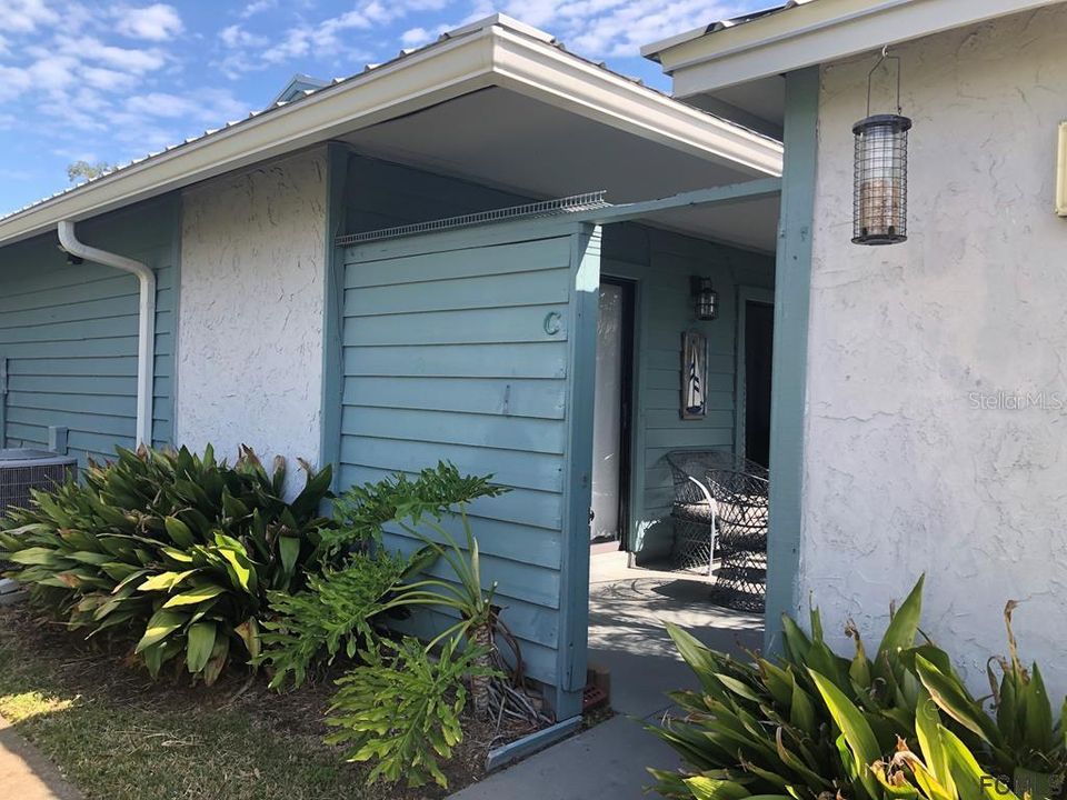 Recently Sold: $195,000 (2 beds, 2 baths, 923 Square Feet)