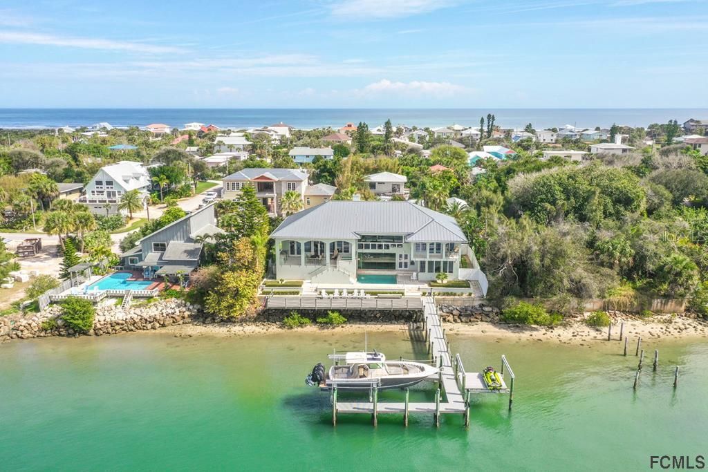 Recently Sold: $2,500,000 (5 beds, 4 baths, 4564 Square Feet)