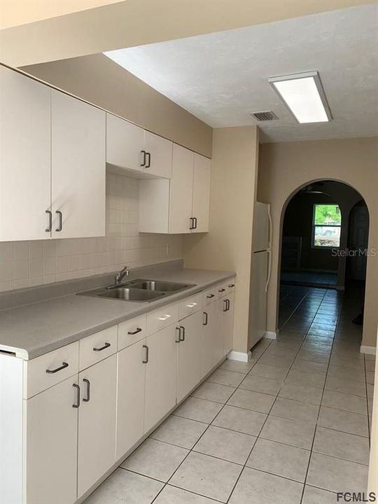Recently Rented: $1,050 (2 beds, 2 baths, 1277 Square Feet)